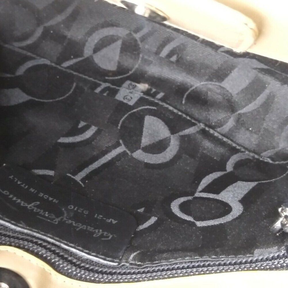 Vintage Salvatore Ferragamo Leather Shoulder Bag Slim Handbag Cream Light Brown - Picture 9 of 12